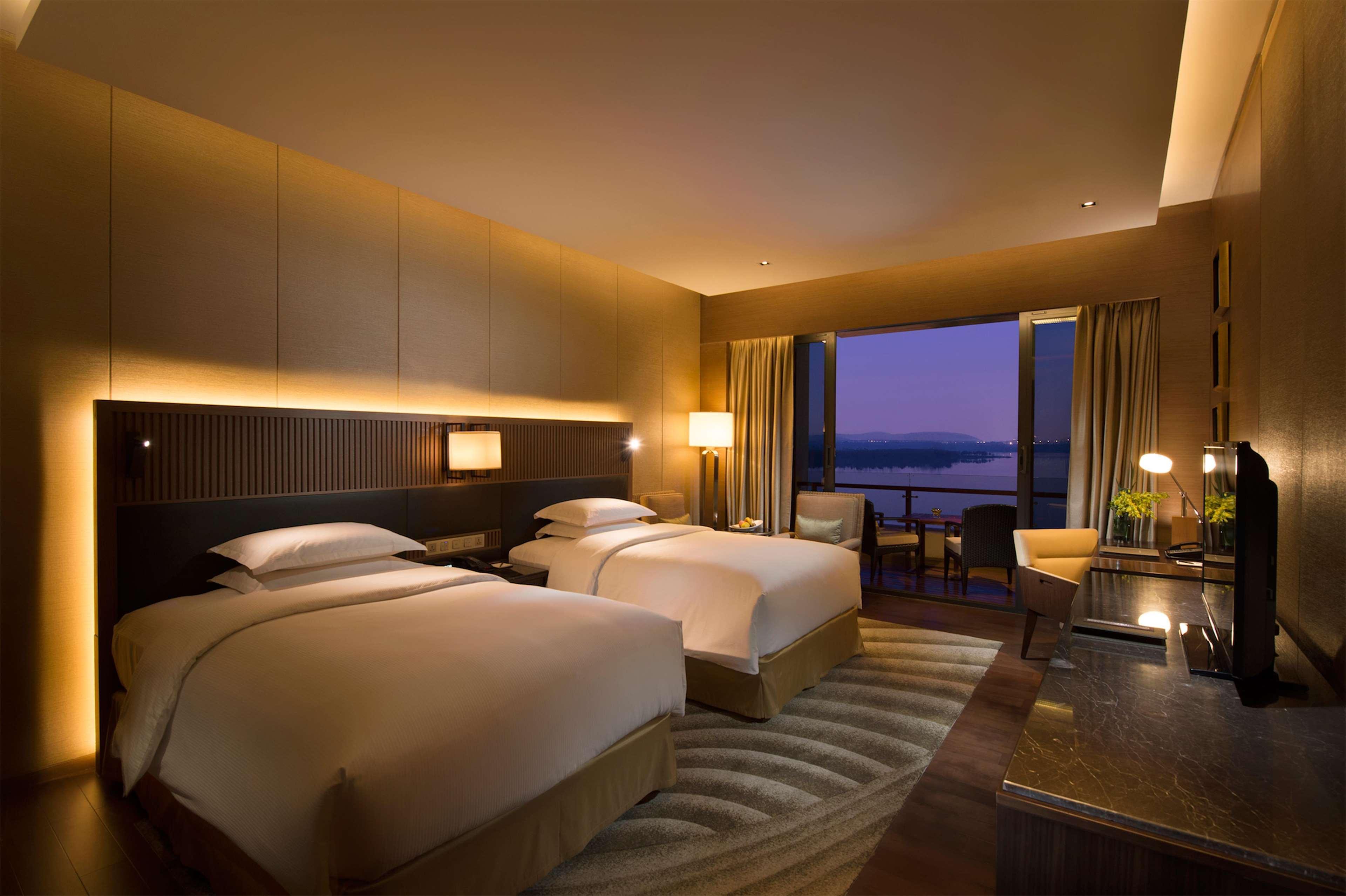 ฮิลตัน วูฮาน ออปติก วัลเลย์ Hotel อู่ฮั่น ภายนอก รูปภาพ