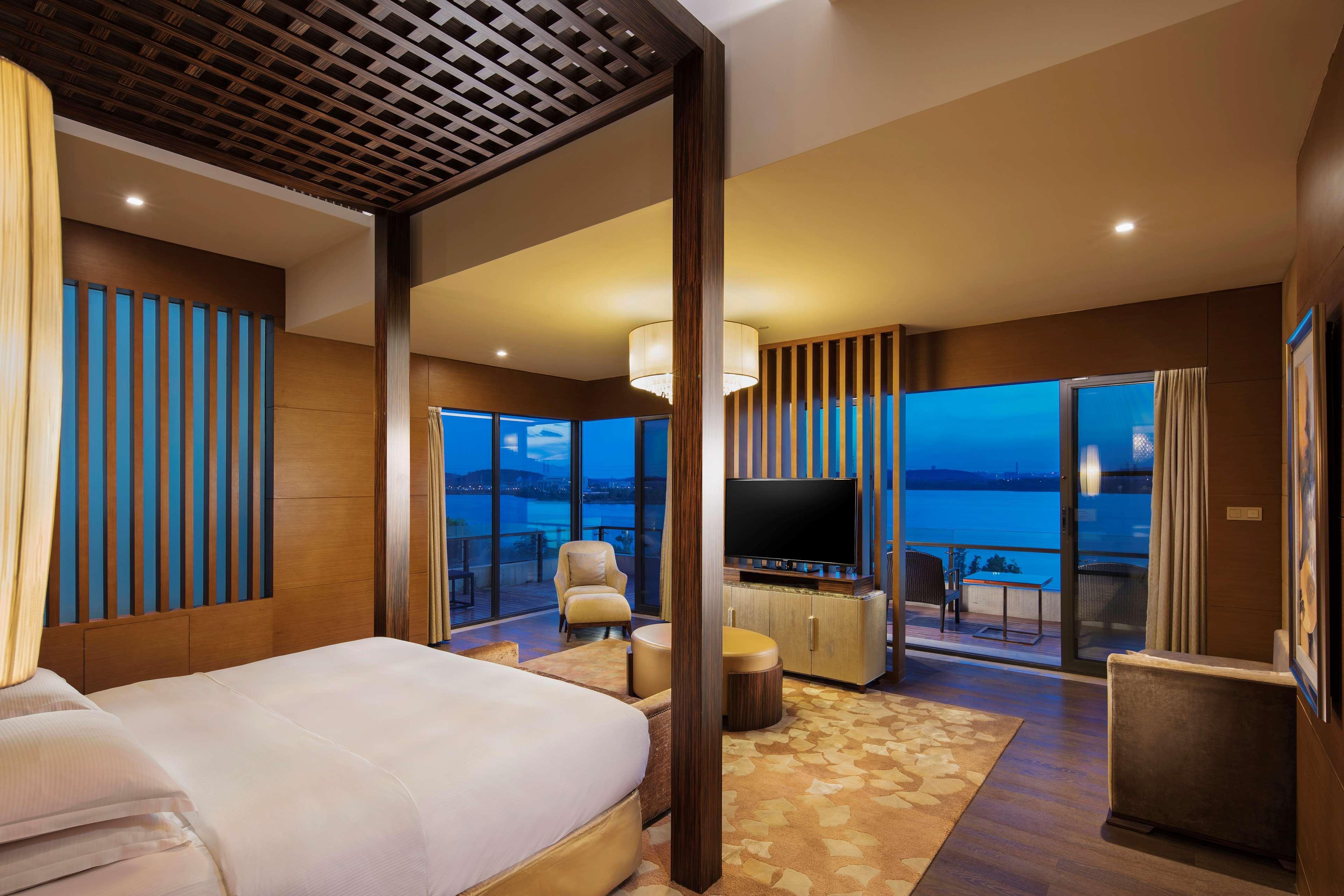 ฮิลตัน วูฮาน ออปติก วัลเลย์ Hotel อู่ฮั่น ภายนอก รูปภาพ
