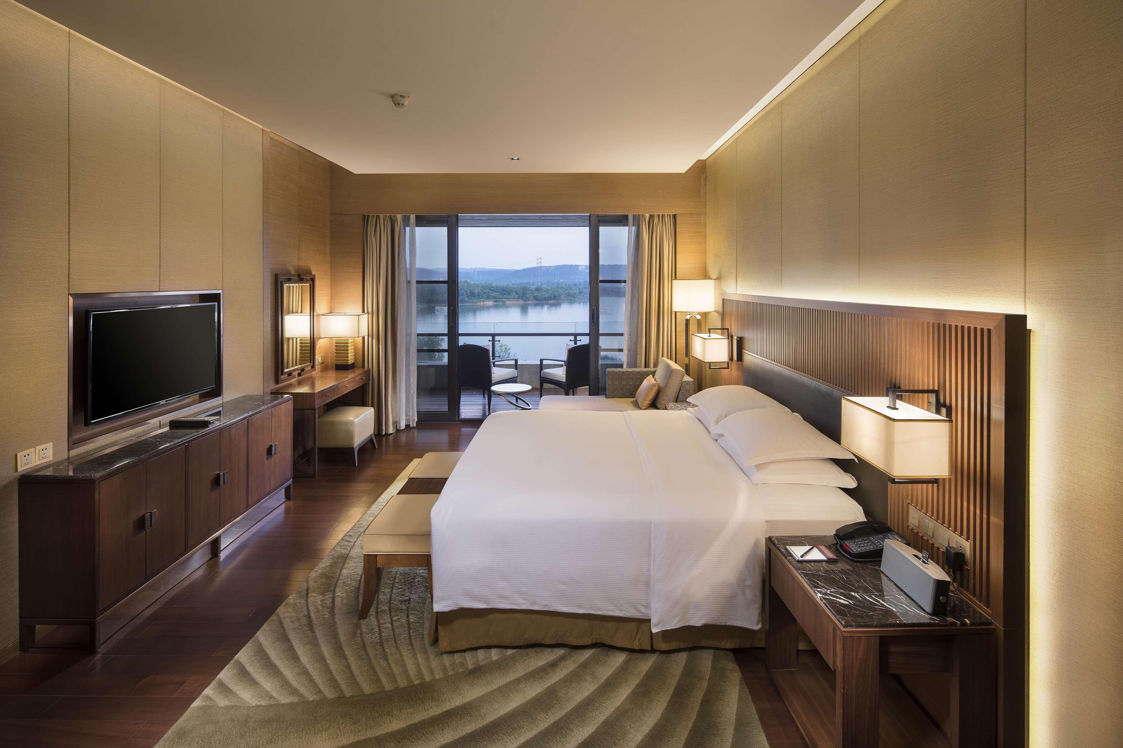 ฮิลตัน วูฮาน ออปติก วัลเลย์ Hotel อู่ฮั่น ภายนอก รูปภาพ